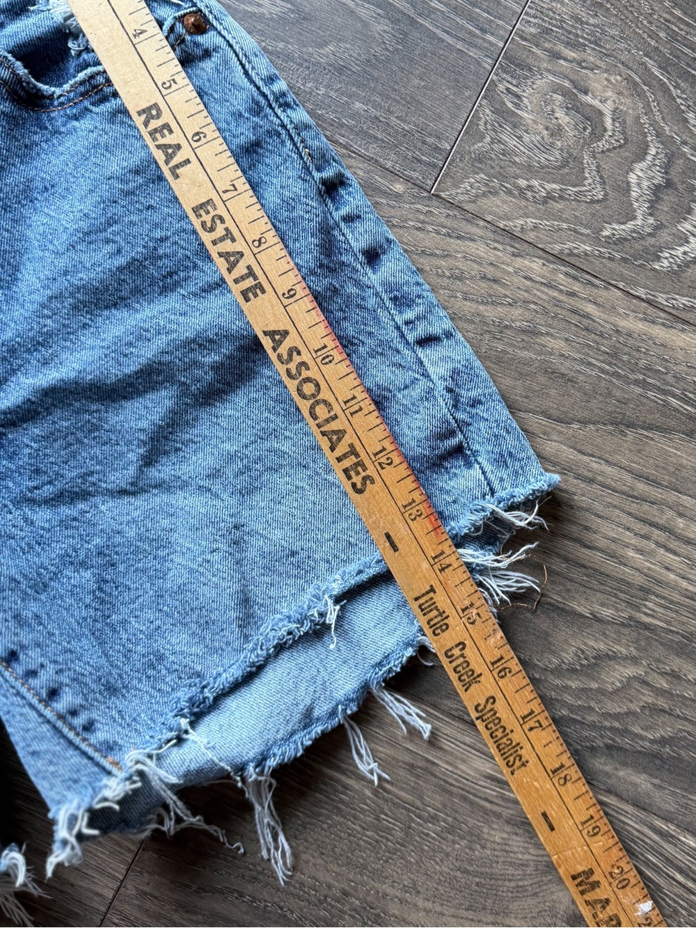 Levi's 501 Women's W25 Denim Cutoff Shorts Distressed Raw Hem Button Fly Blue - Picture 8 of 8